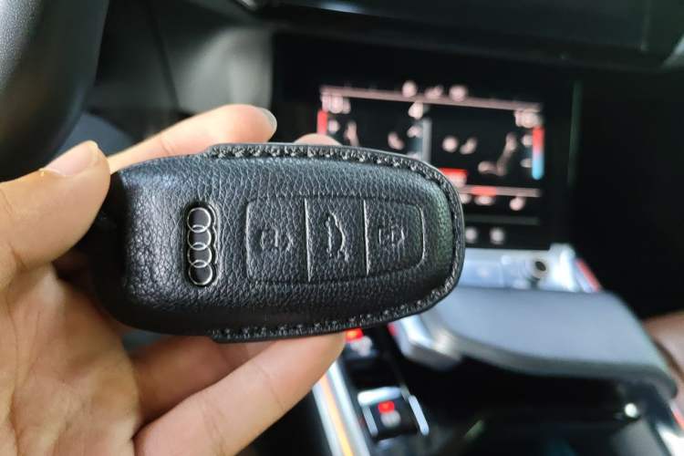 Used Audi e-tron 2019 55 quattro Technology Edition Vehicle Key