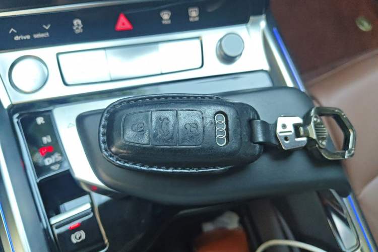 Used Audi e-tron 2019 55 quattro Fashion Edition Vehicle Key