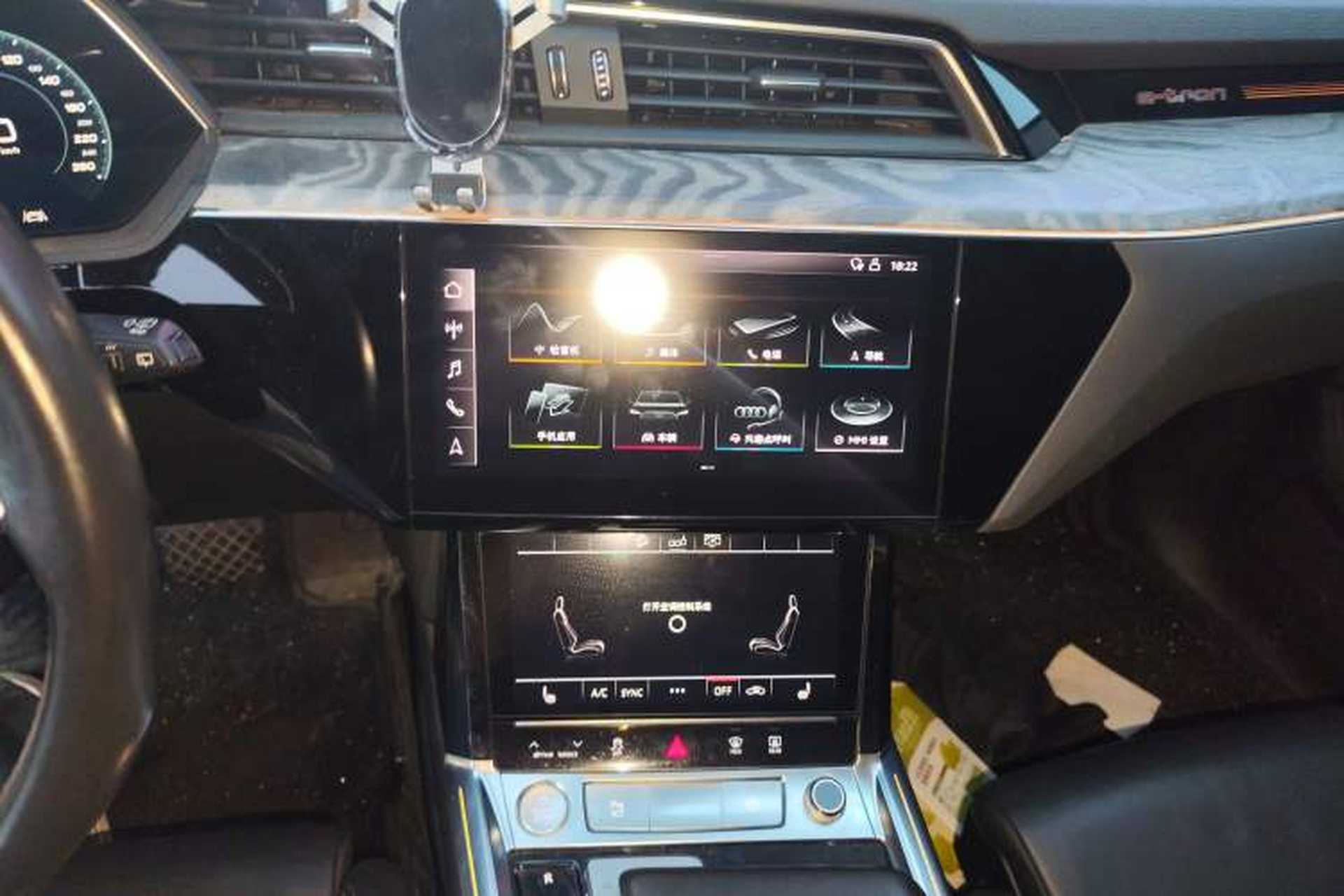 Used Audi e-tron 2019 55 quattro Technology Edition Audio And AC Panel