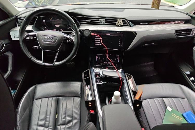 Used Audi e-tron 2019 55 quattro Fashion Edition Center Console