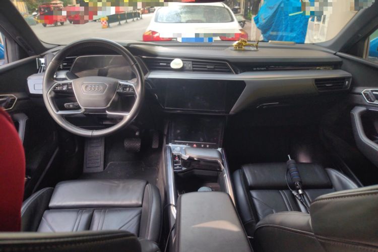 Used Audi e-tron 2019 55 quattro Global Limited Edition Edition 1 Center Console