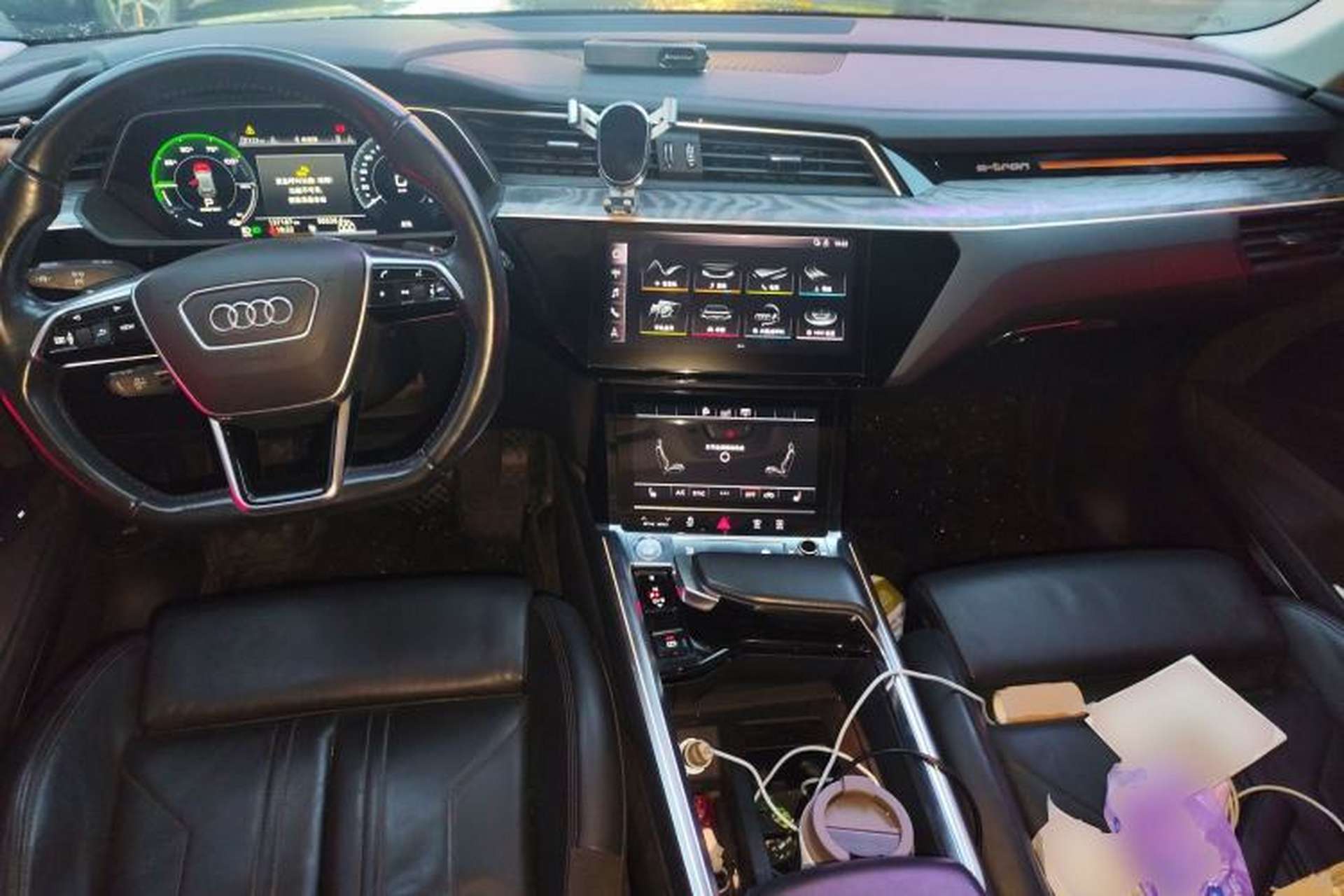 Used Audi e-tron 2019 55 quattro Technology Edition Center Console