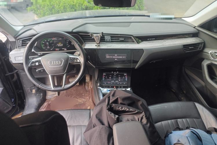 Used Audi e-tron 2019 55 quattro Fashion Edition Center Console