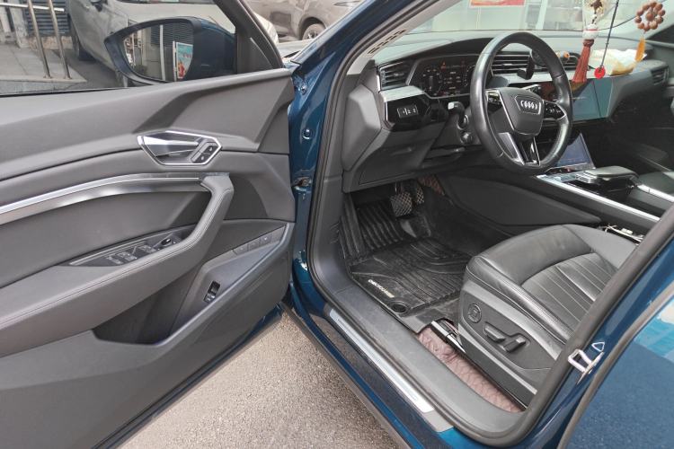 Used Audi e-tron 2019 55 quattro Fashion Edition Driver Seat