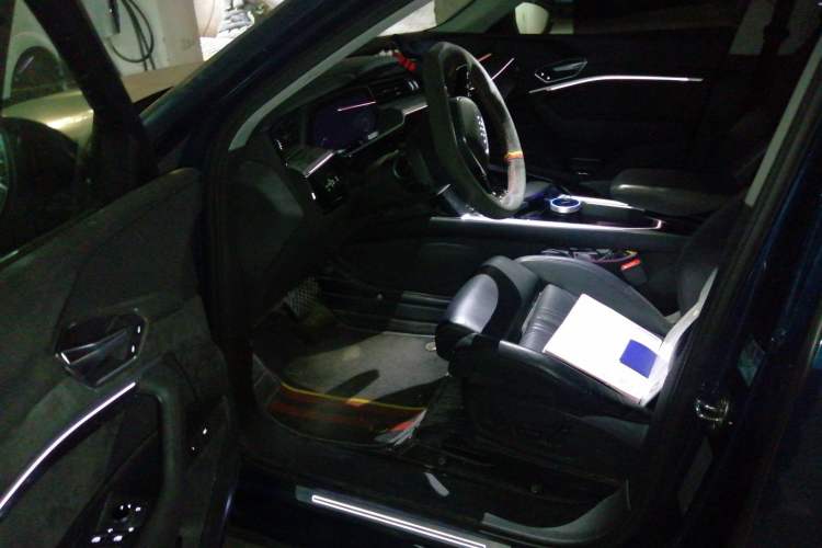 Used Audi e-tron 2019 55 quattro Technology Edition Driver Seat