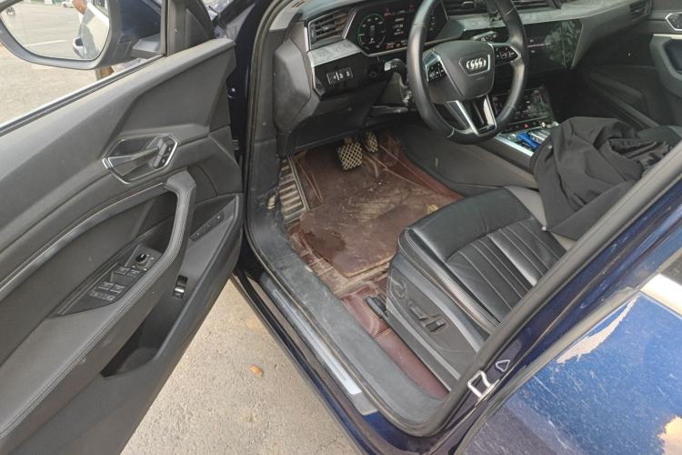 Used Audi e-tron 2019 55 quattro Fashion Edition Driver Seat