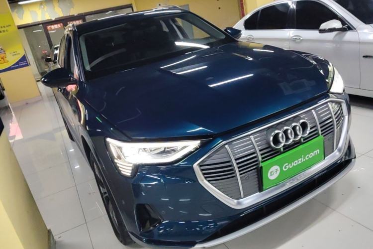 Used Audi e-tron 2019 55 quattro Fashion Edition Front Right 45 Deg