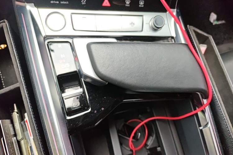 Used Audi e-tron 2019 55 quattro Fashion Edition Gear Lever