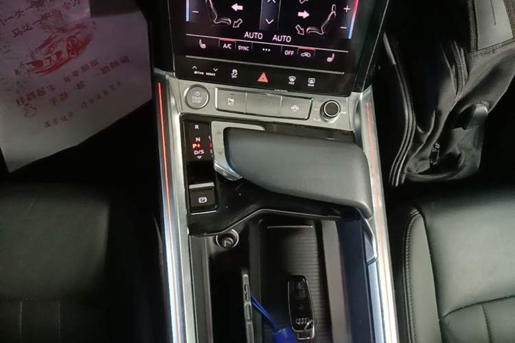 Used Audi e-tron 2019 55 quattro Fashion Edition Gear Lever