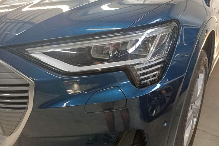 Used Audi e-tron 2019 55 quattro Fashion Edition Left Front Headlight