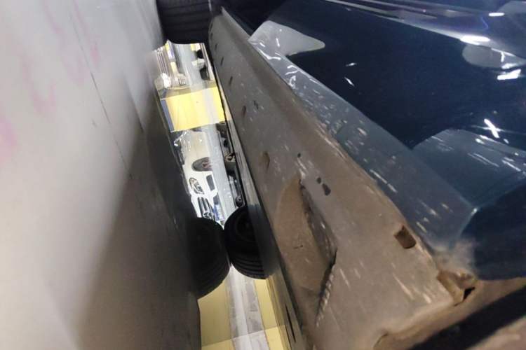 Used Audi e-tron 2019 55 quattro Fashion Edition Left Side Sill