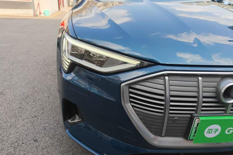 Used Audi e-tron 2019 55 quattro Fashion Edition Right Front Headlight