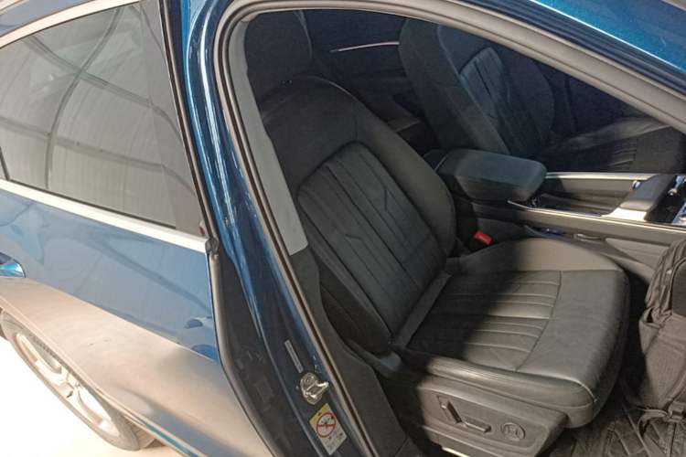 Used Audi e-tron 2019 55 quattro Fashion Edition Right Front Seat
