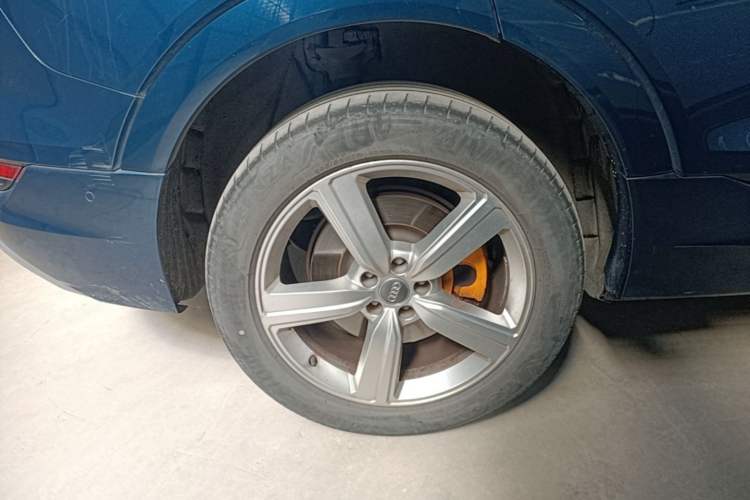 Used Audi e-tron 2019 55 quattro Fashion Edition Right Rear Wheel Hub