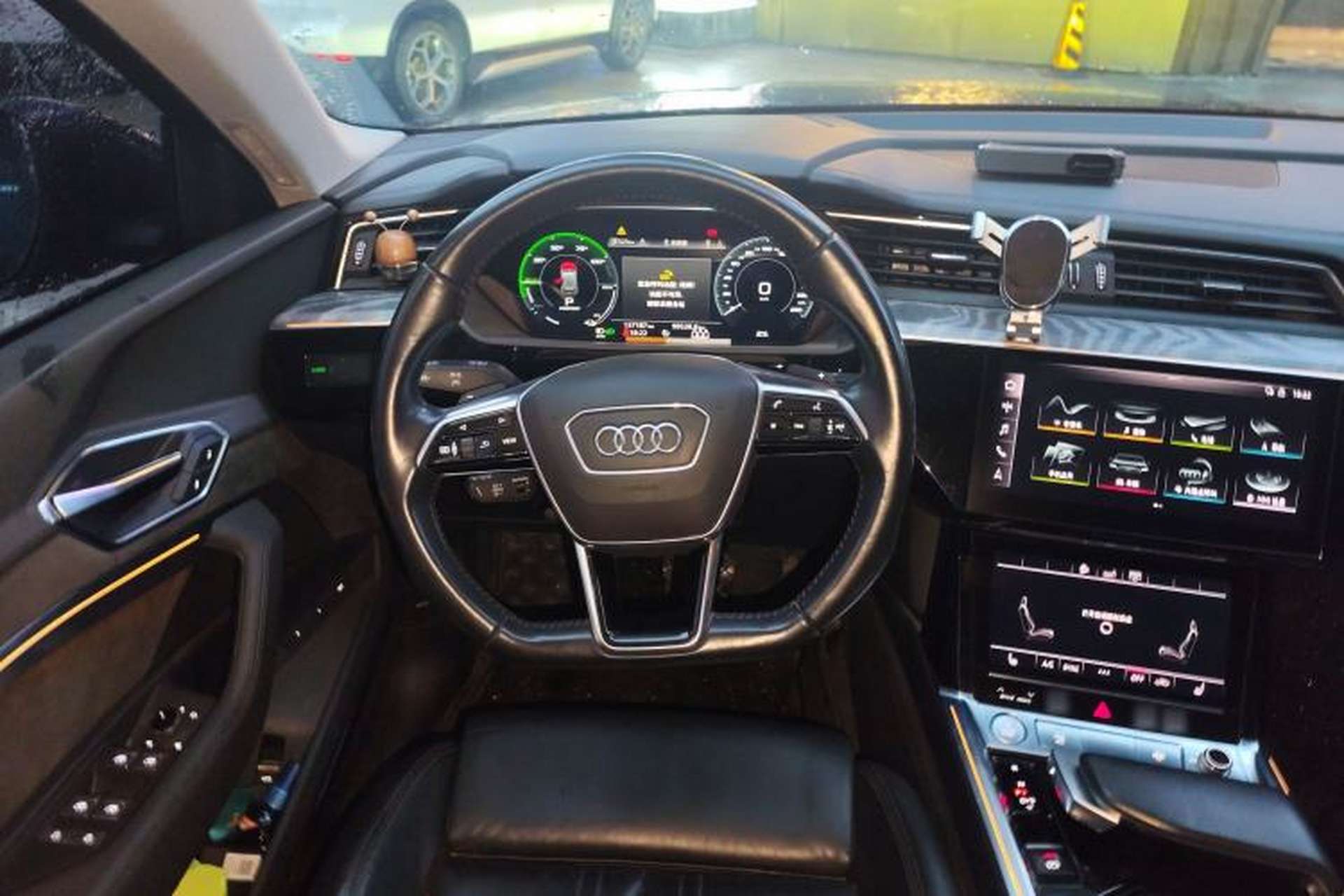 Used Audi e-tron 2019 55 quattro Technology Edition Steering Wheel