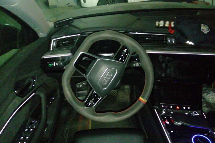 Used Audi e-tron 2019 55 quattro Technology Edition Steering Wheel