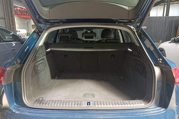 Used Audi e-tron 2019 55 quattro Fashion Edition Trunk