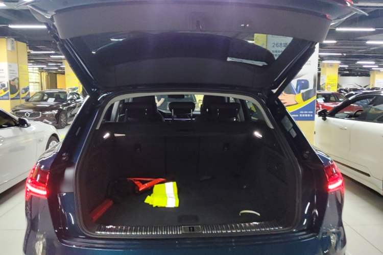 Used Audi e-tron 2019 55 quattro Fashion Edition Trunk