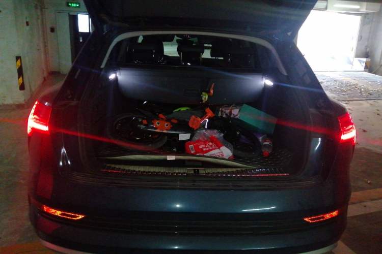 Used Audi e-tron 2019 55 quattro Technology Edition Trunk
