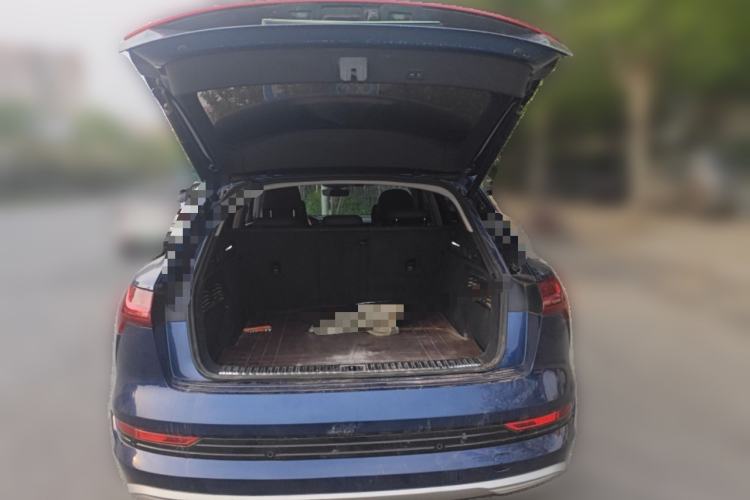 Used Audi e-tron 2019 55 quattro Fashion Edition Trunk