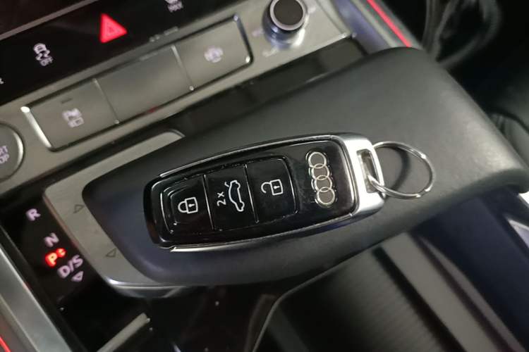 Used Audi e-tron 2019 55 quattro Fashion Edition Vehicle Key