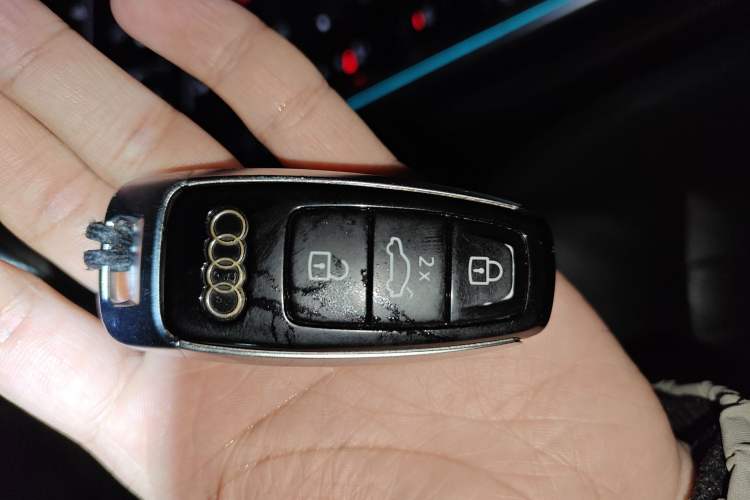 Used Audi e-tron 2019 55 quattro Technology Edition Vehicle Key