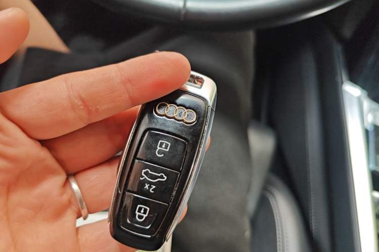 Used Audi e-tron 2019 55 quattro Global Limited Edition Edition 1 Vehicle Key