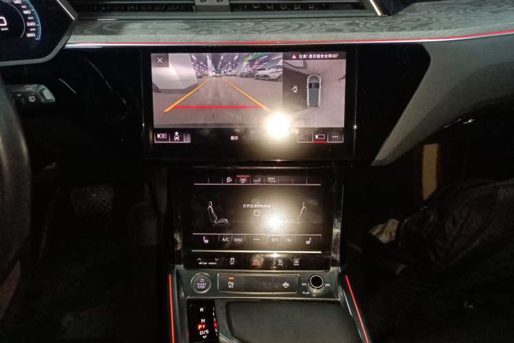 Used Audi e-tron 2019 55 quattro Fashion Edition Audio And AC Panel