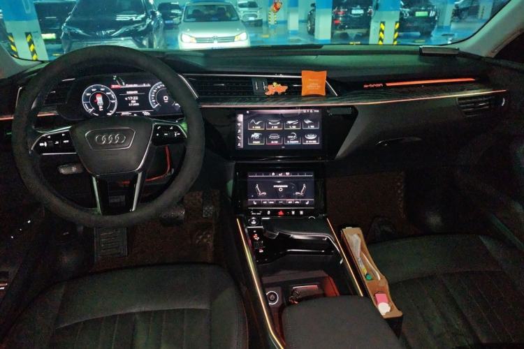 Used Audi e-tron 2019 55 quattro Fashion Edition Center Console
