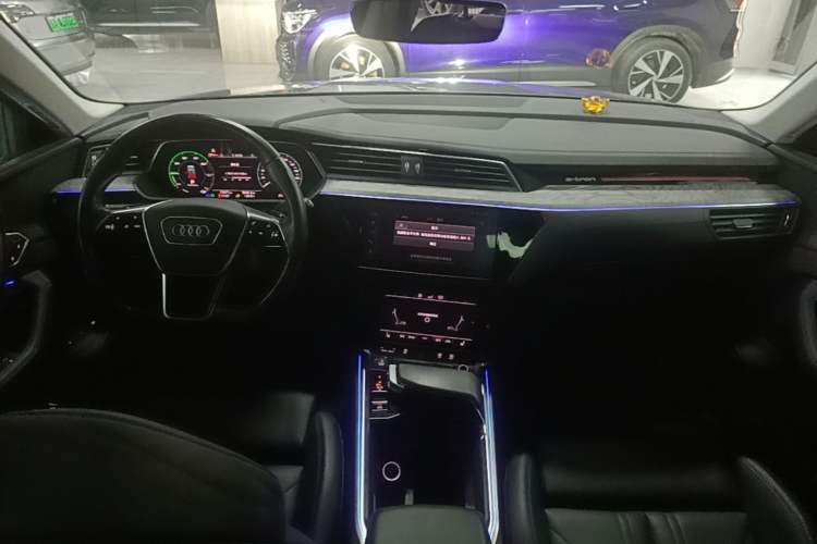 Used Audi e-tron 2019 55 quattro Technology Edition Center Console