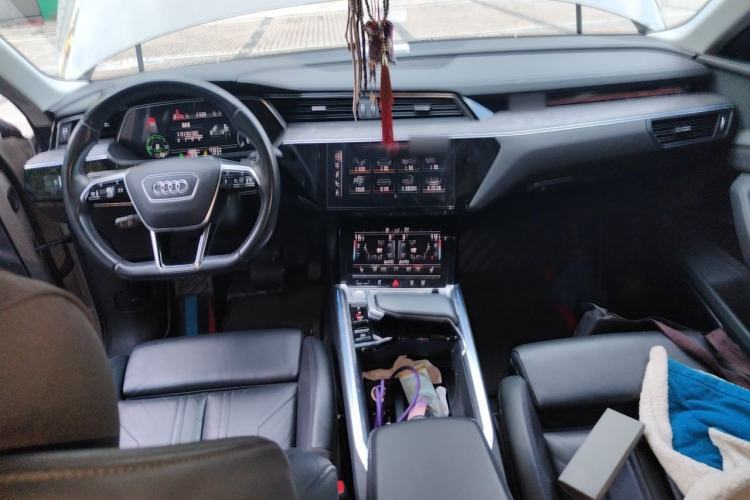 Used Audi e-tron 2019 55 quattro Technology Edition Center Console