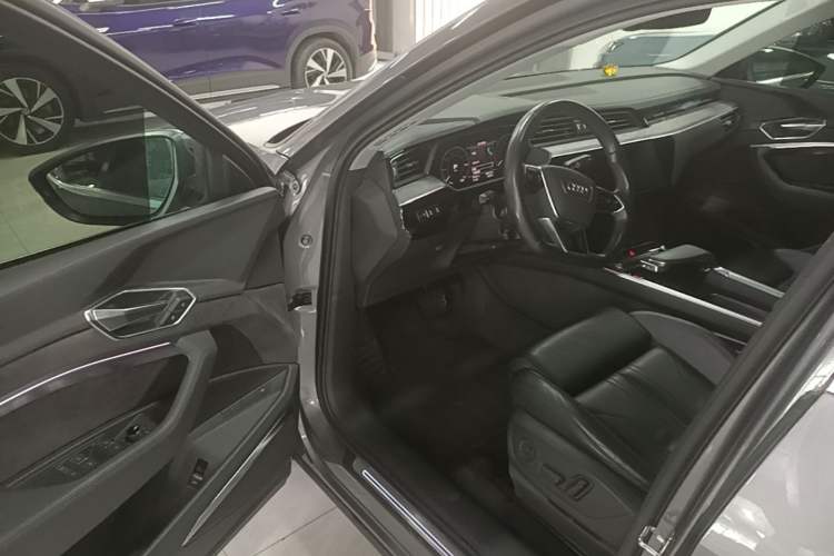 Used Audi e-tron 2019 55 quattro Technology Edition Driver Seat