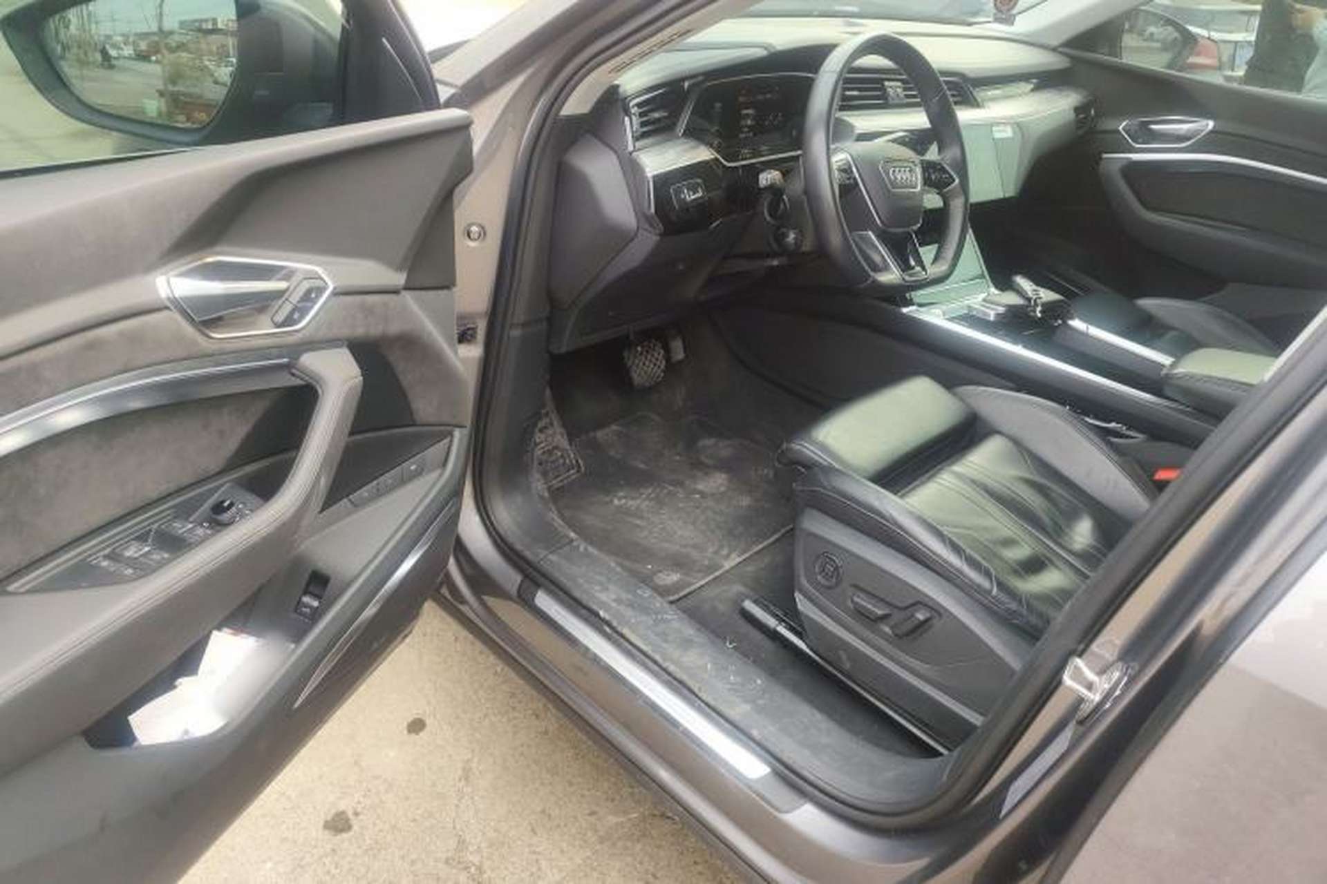 Used Audi e-tron 2019 55 quattro Technology Edition Driver Seat