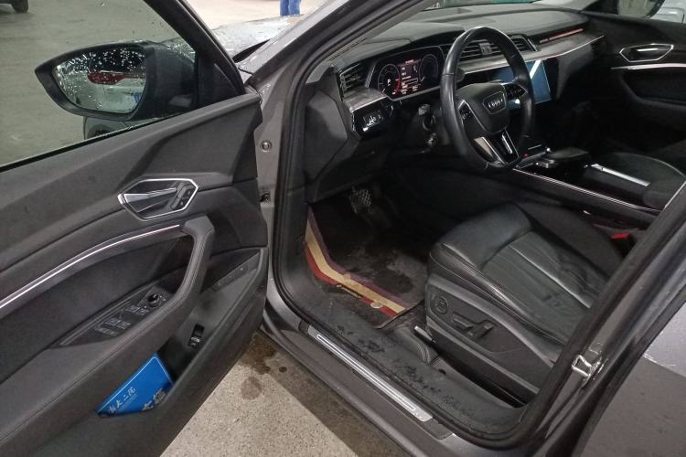 Used Audi e-tron 2019 55 quattro Fashion Edition Driver Seat
