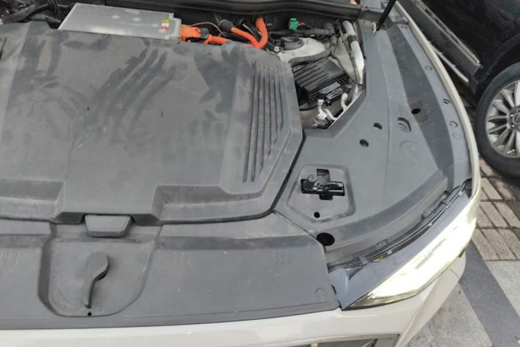Used Audi e-tron 2019 55 quattro Technology Edition Engine Bay Left