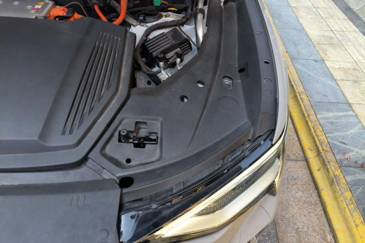 Used Audi e-tron 2019 55 quattro Technology Edition Engine Bay Left