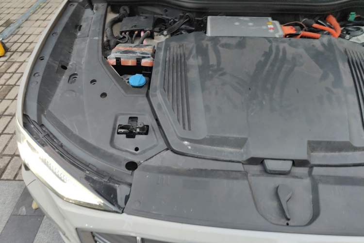 Used Audi e-tron 2019 55 quattro Technology Edition Engine Bay Right