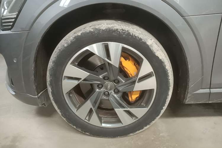 Used Audi e-tron 2019 55 quattro Technology Edition Exterior 4