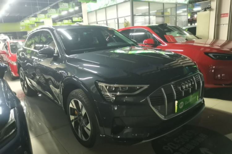 Used Audi e-tron 2019 55 quattro Fashion Edition Front Right 45 Deg