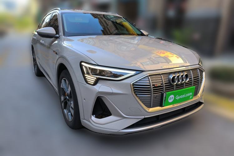 Used Audi e-tron 2019 55 quattro Technology Edition Front Right 45 Deg