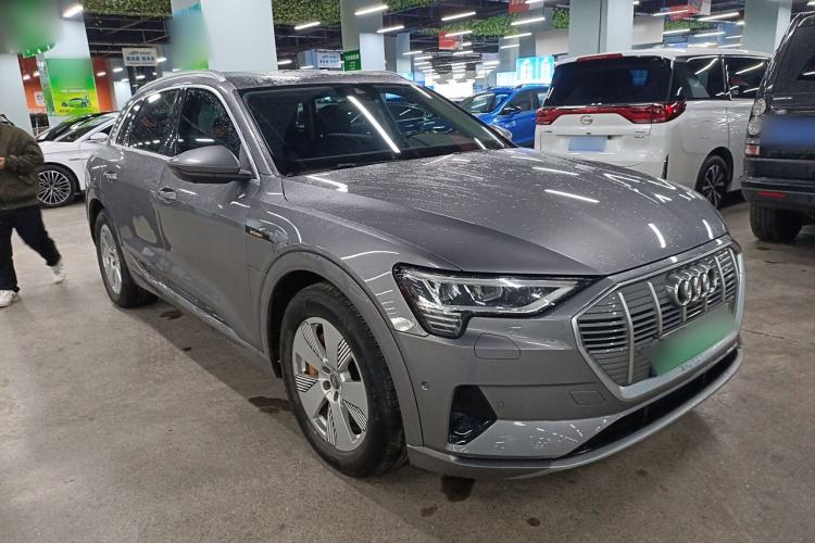 Used Audi e-tron 2019 55 quattro Fashion Edition Front Right 45 Deg