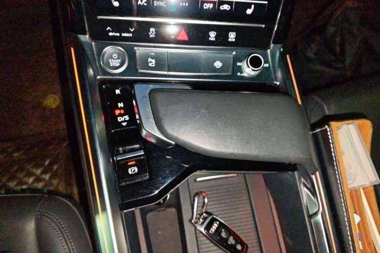 Used Audi e-tron 2019 55 quattro Fashion Edition Gear Lever
