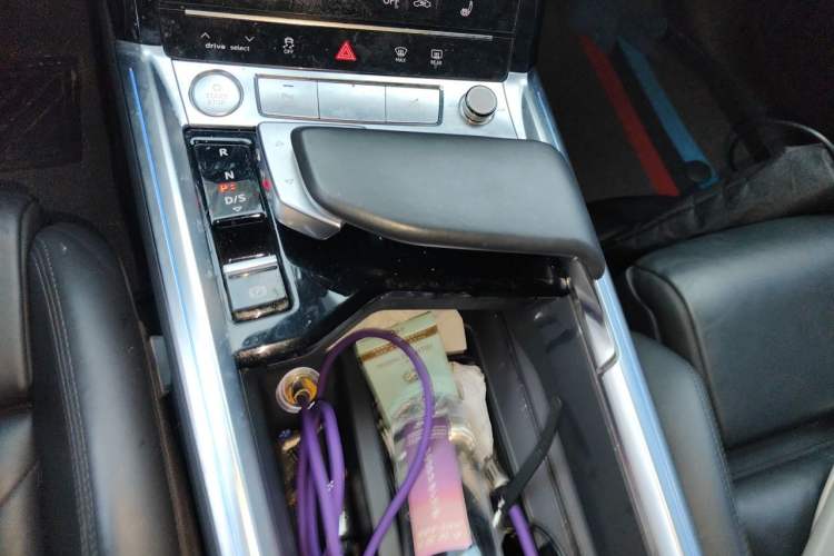 Used Audi e-tron 2019 55 quattro Technology Edition Gear Lever