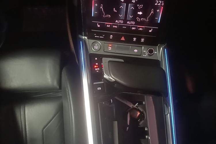Used Audi e-tron 2019 55 quattro Technology Edition Gear Lever