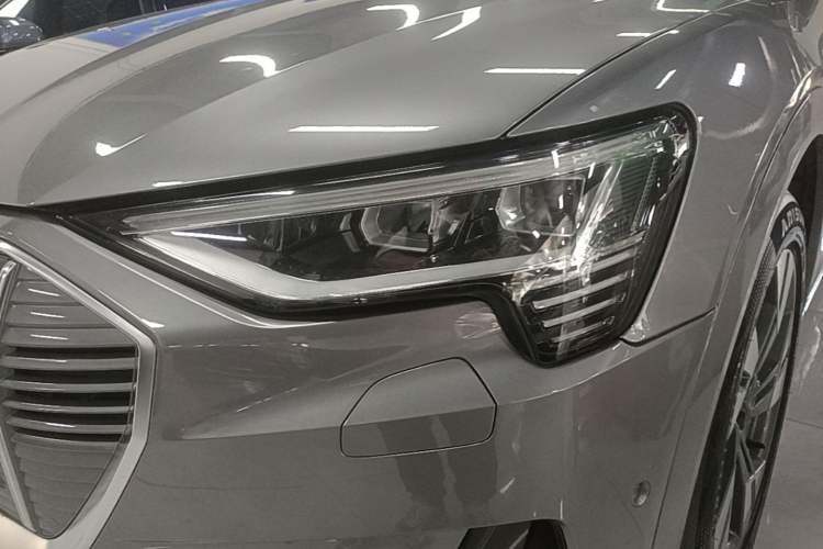 Used Audi e-tron 2019 55 quattro Technology Edition Left Front Headlight