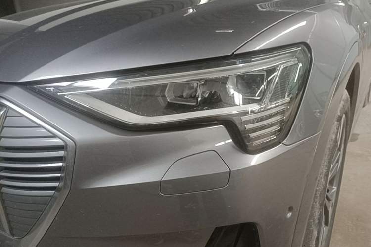 Used Audi e-tron 2019 55 quattro Technology Edition Left Front Headlight