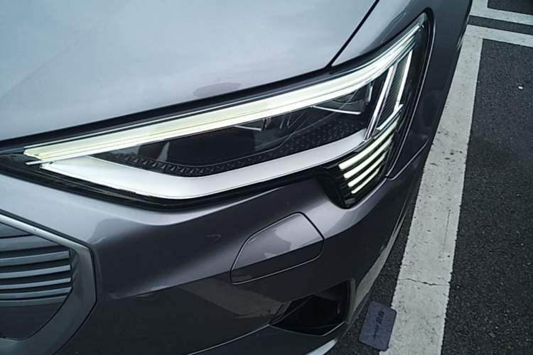 Used Audi e-tron 2019 55 quattro Technology Edition Left Front Headlight