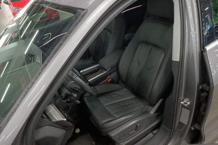 Used Audi e-tron 2019 55 quattro Fashion Edition Left Front Seat