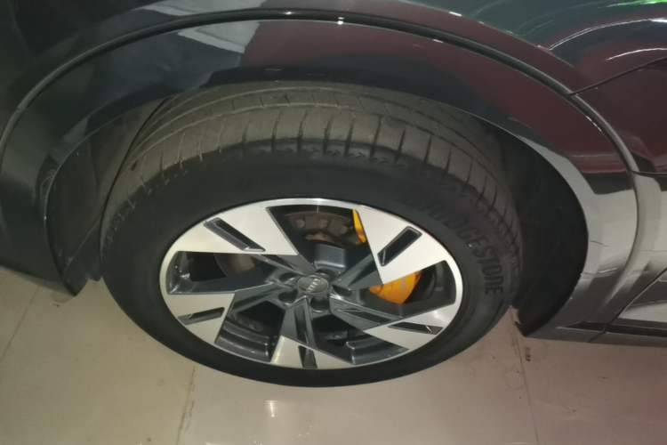 Used Audi e-tron 2019 55 quattro Fashion Edition Left Front Wheel Hub