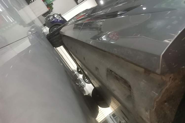 Used Audi e-tron 2019 55 quattro Technology Edition Left Side Sill